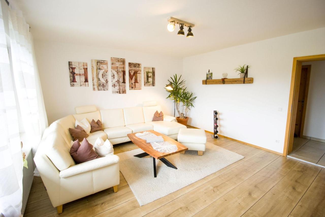 Ferienwohnung Lorenz Heufeld エクステリア 写真